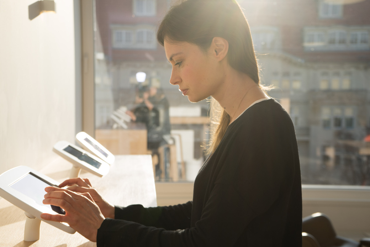 Bouncepad Desk diefstal-veilige tablet en iPad houder