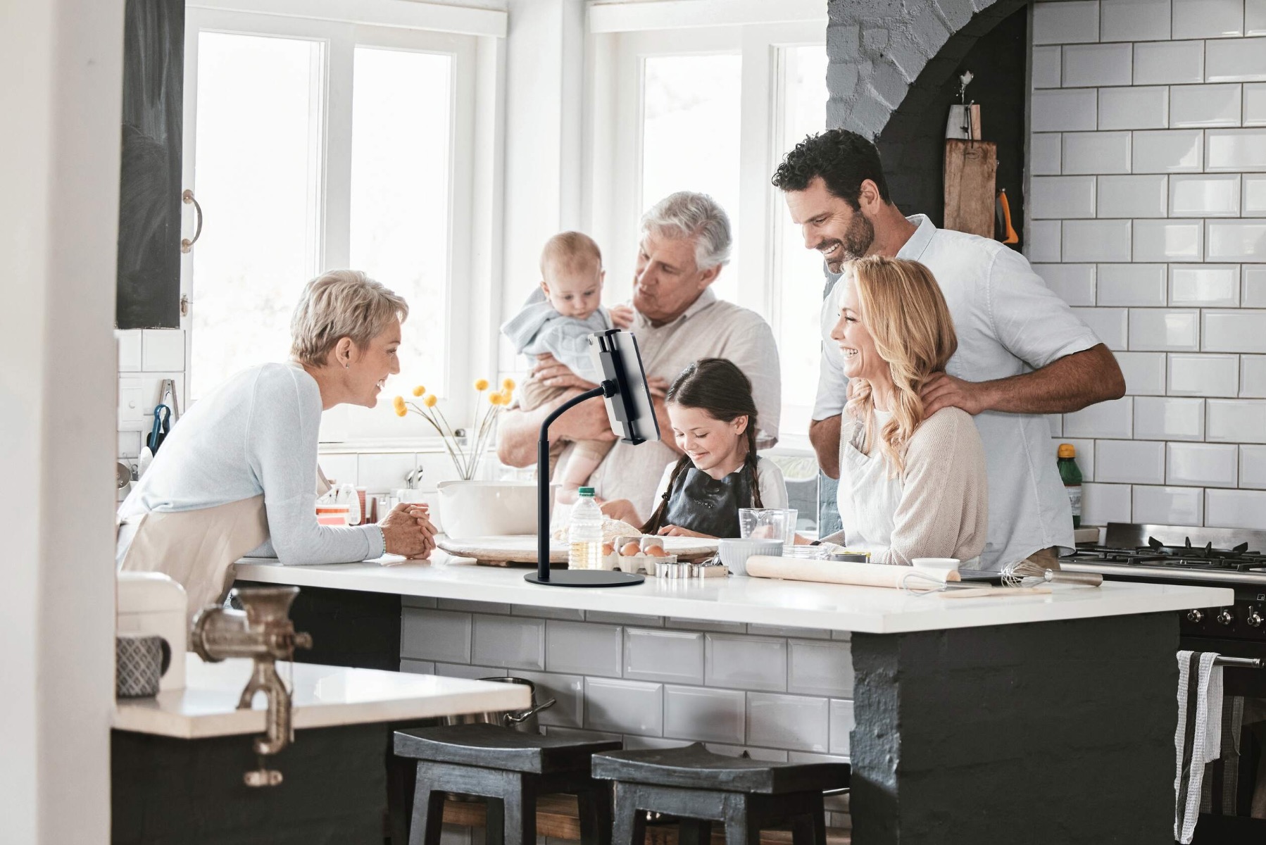 Flexibele tafelstandaard voor tablets met zwanenhals